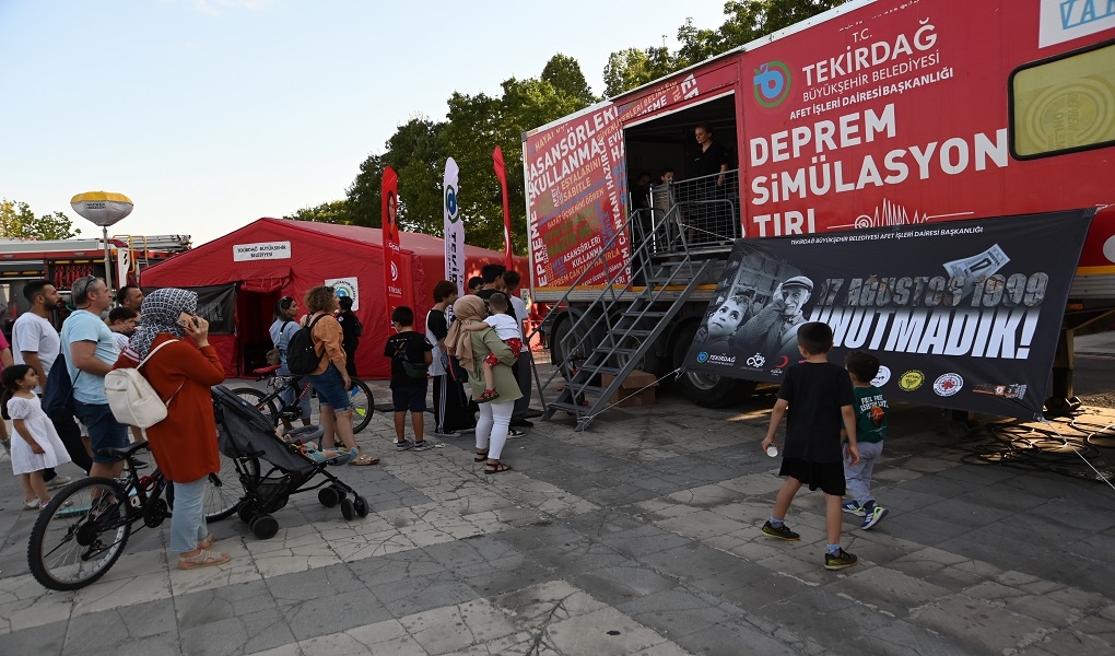 17 AĞUSTOS DEPREMİ 26'NCI YILINDA TEKİRDAĞ'DA ANILDI