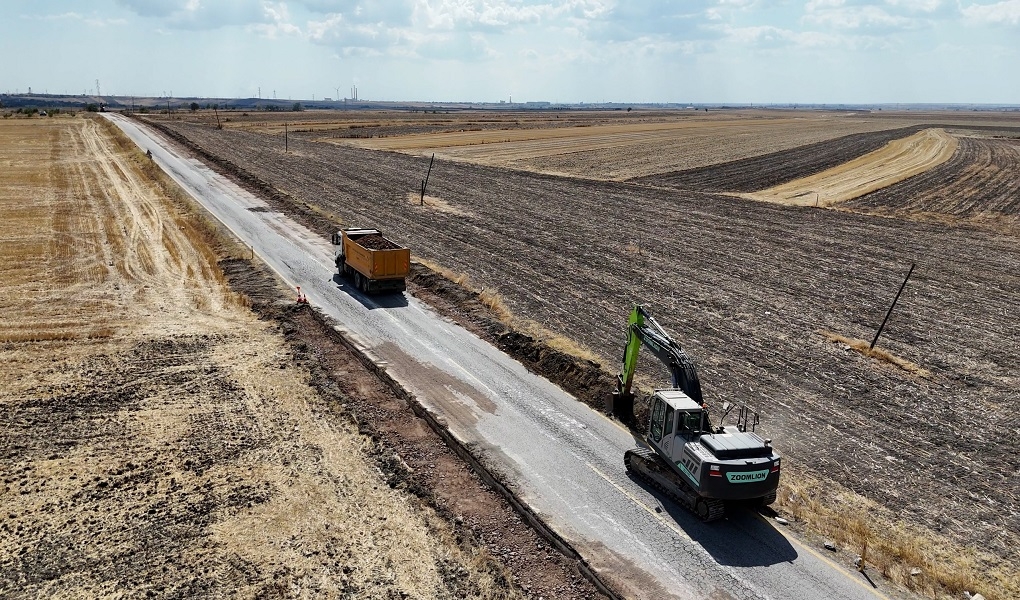 BÜYÜKŞEHİR YOLLARI YENİLİYOR, ULAŞIM KONFORU ARTIRIYOR