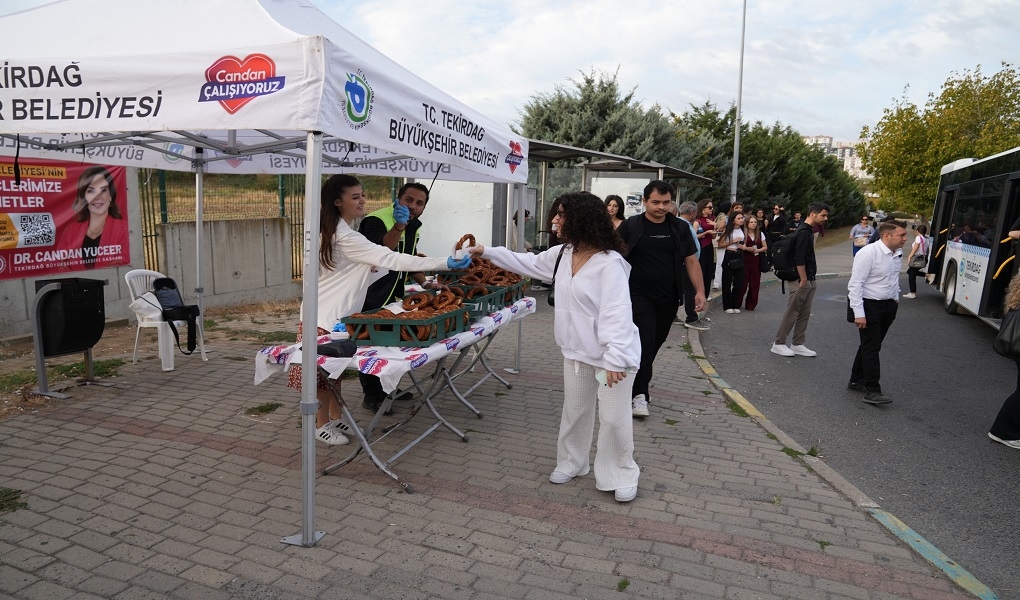 BÜYÜKŞEHİR BELEDİYESİ'NDEN ÜNİVERSİTELİLERE ÖZEL KARŞILAMA