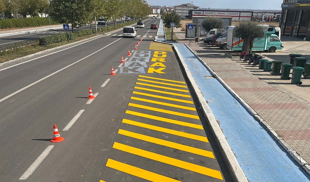 BÜYÜKŞEHİRDEN, TOPLU TAŞIMA DURAKLARINA YENİLİKÇİ UYGULAMA