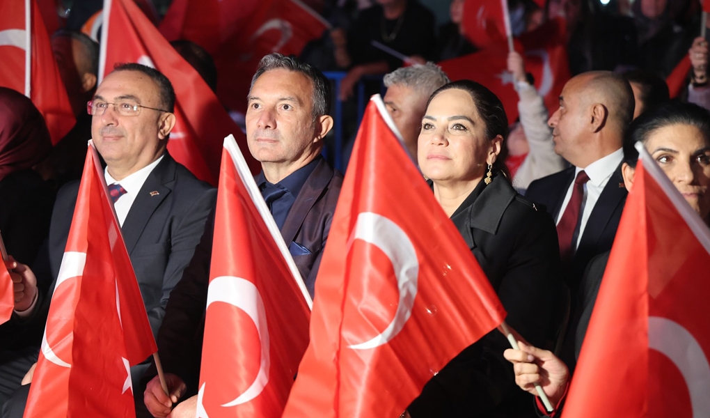 TEKİRDAĞ, BÜYÜKŞEHİR'İN ETKİNLİKLERİYLE CUMHURİYET'İN IŞIĞINDA BULUŞTU