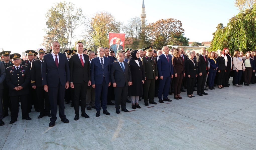 TEKİRDAĞ'IN DÜŞMAN İŞGALİNDEN KURTULUŞUNUN 103. YILDÖNÜMÜ ÇELENK SUNMA TÖRENİ GERÇEKLEŞTİRİLDİ